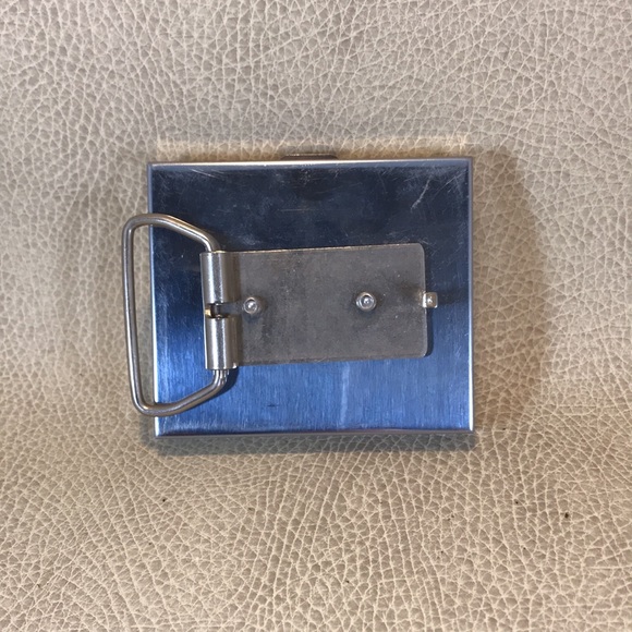 Vintage Belt Buckle Compact (pill box) - Picture 3 of 3